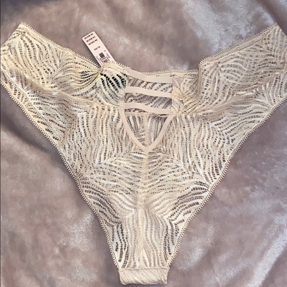 NWT Victoria’s Secret Lacy Nude Tanga Sz XL - Picture 2 of 4
